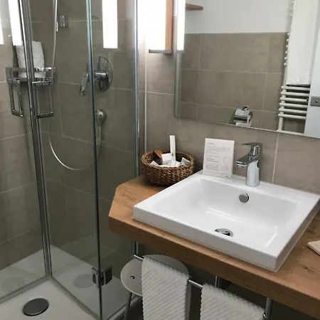 Garni Rosengarten Hotell 4*