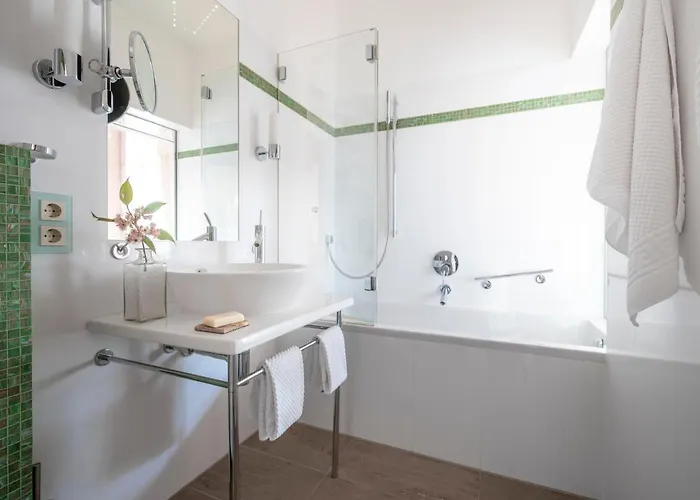 Garni Rosengarten Hotell 4*